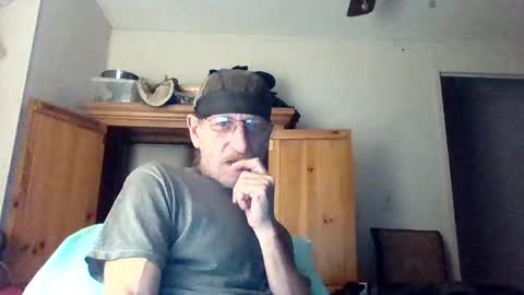 Snapshot of kodiakpm1 chatting on 12.22.24 kodiakpm1 online show from 12.22.24