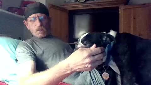 Snapshot of kodiakpm1 chatting on 12.23.24 kodiakpm1 online show from 12.23.24