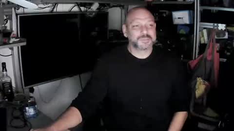 Snapshot of kostasgreek42 chatting on 10.20.25 Kosta online show from 10.20.25