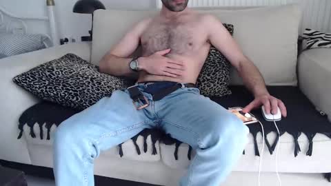 Snapshot of kral_mert chatting on 02.17.25 Mert online show from 02.17.25