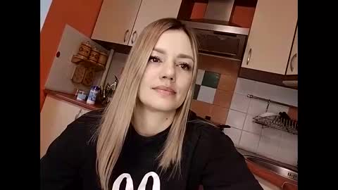 Snapshot of krisssexi chatting on 02.07.25 KrissSexi online show from 02.07.25