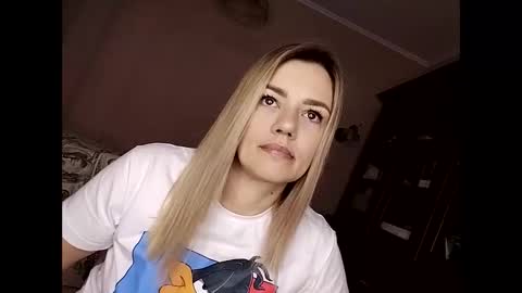 Snapshot of krisssexi chatting on 03.05.25 KrissSexi online show from 03.05.25