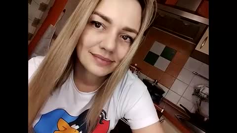 Snapshot of krisssexi chatting on 03.05.25 KrissSexi online show from 03.05.25