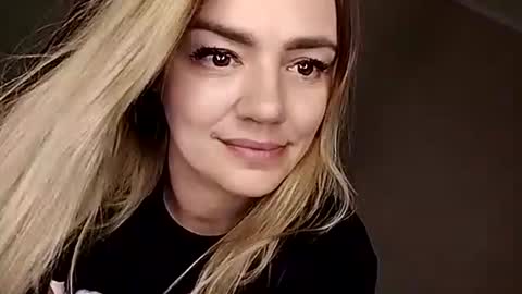 Snapshot of krisssexi chatting on 09.15.25 KrissSexi online show from 09.15.25