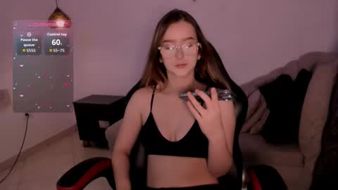 Snapshot of kristal_joi_dl chatting on 09.19.25 kristal online show from 09.19.25