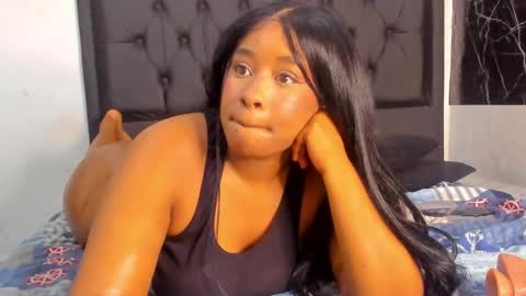 Snapshot of krixtybrown chatting on 02.18.25 krixty online show from 02.18.25