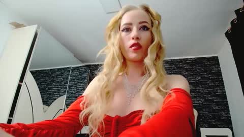 Snapshot of krystal_desire chatting on 03.09.25 krystal desire online show from 03.09.25