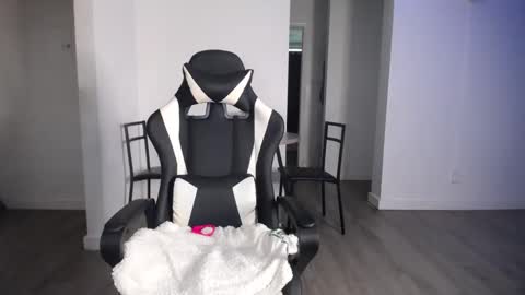 Krystal Blake online show from 09.10.25