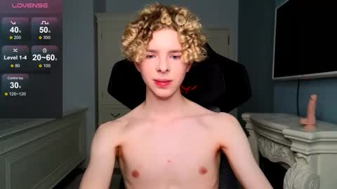 Snapshot of kudi_j chatting on 10.13.25 Kudi online show from 10.13.25