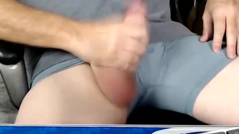 Snapshot of kwib34 chatting on 10.31.25 kwib34 online show from 10.31.25