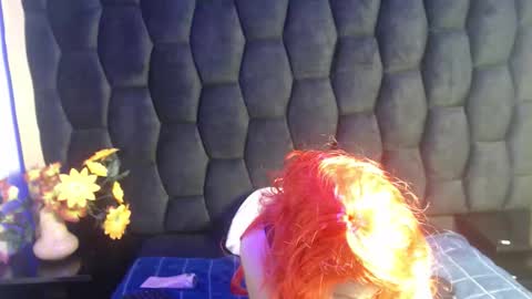 Snapshot of kylie_bloom chatting on 11.08.25 kylie_bloom online show from 11.08.25