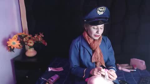 Snapshot of kylie_bloom chatting on 11.14.25 kylie_bloom online show from 11.14.25