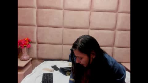 Snapshot of kylie_bloom chatting on 11.27.25 kylie_bloom online show from 11.27.25