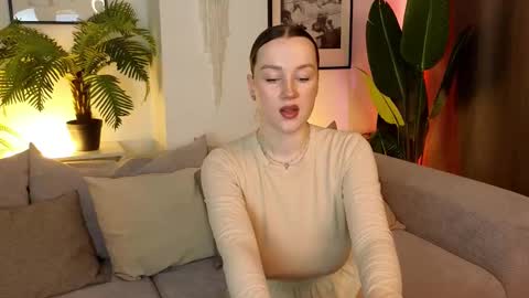 Snapshot of kylie_moss chatting on 02.19.25 Anna online show from 02.19.25