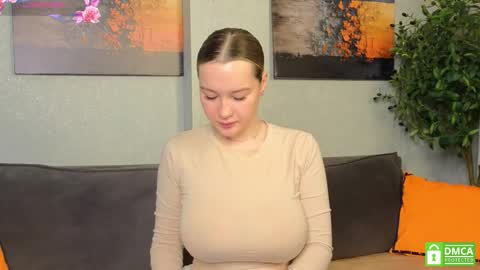 Snapshot of kylie_moss chatting on 10.06.25 Anna online show from 10.06.25