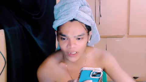 Snapshot of kylieebarbie97 chatting on 01.05.25 SC pchix2022 online show from 01.05.25