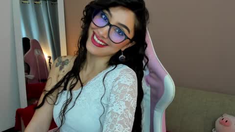 Snapshot of kymgiraldo8 chatting on 01.15.25 Kym Giraldo online show from 01.15.25