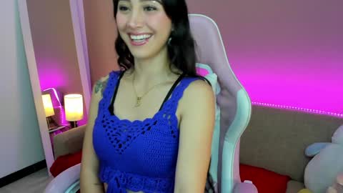 Snapshot of kymgiraldo8 chatting on 01.22.25 Kym Giraldo online show from 01.22.25