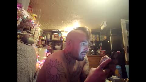 Snapshot of kyrowho chatting on 12.29.24 kyrowho online show from 12.29.24