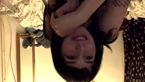 Snapshot of l_o_u_v_e chatting on 11.11.25 l_o_u_v_e online show from 11.11.25