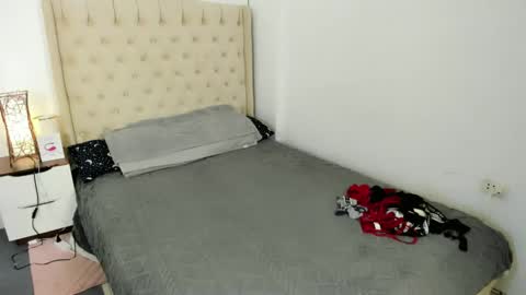 la_vida_lena_ online show from 02.23.25