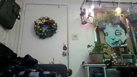 Snapshot of lacybell chatting on 01.01.25 lacybell online show from 01.01.25