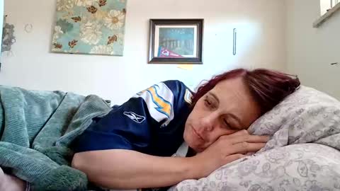 Snapshot of lacybell chatting on 01.10.25 lacybell online show from 01.10.25