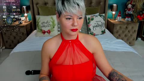 Snapshot of lady_alibi chatting on 12.31.24 AliCooper  online show from 12.31.24