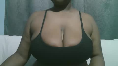 lady_dearra online show from 10.13.25