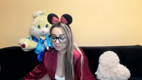 Snapshot of lady_lyanna chatting on 11.03.25 Lady Lyanna online show from 11.03.25