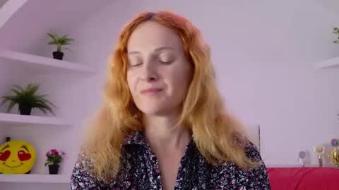 Sima Ladybigsmile online show from 09.10.25