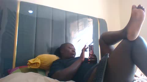 Snapshot of ladyblossoms19 chatting on 12.11.24 lindah32 online show from 12.11.24