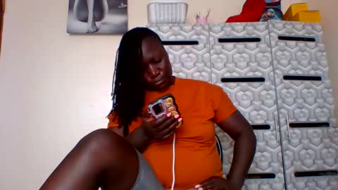 Snapshot of ladyblossoms19 chatting on 12.21.24 lindah32 online show from 12.21.24