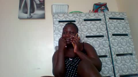 Snapshot of ladyblossoms19 chatting on 01.04.25 lindah32 online show from 01.04.25