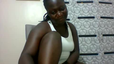 Snapshot of ladyblossoms19 chatting on 01.09.25 lindah32 online show from 01.09.25