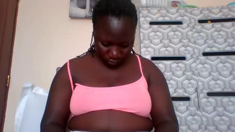 Snapshot of ladyblossoms19 chatting on 01.15.25 lindah32 online show from 01.15.25