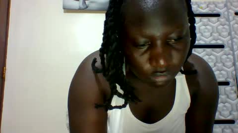 Snapshot of ladyblossoms19 chatting on 03.10.25 lindah32 online show from 03.10.25