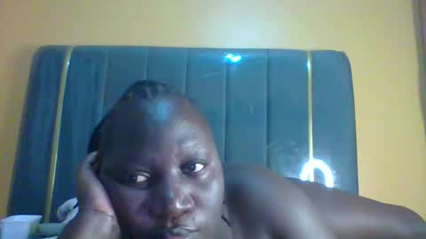Snapshot of ladyblossoms19 chatting on 10.01.25 lindah32 online show from 10.01.25