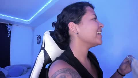 Snapshot of ladybrown_16 chatting on 01.13.25 Lady online show from 01.13.25