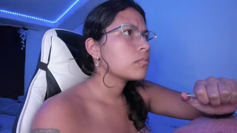 Snapshot of ladybrown_16 chatting on 01.16.25 Lady online show from 01.16.25