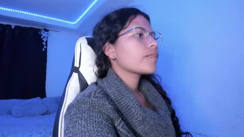 Snapshot of ladybrown_16 chatting on 01.18.25 Lady online show from 01.18.25