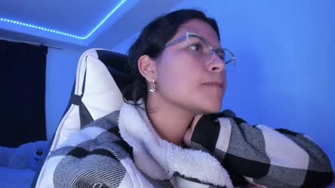 Snapshot of ladybrown_16 chatting on 01.22.25 Lady online show from 01.22.25