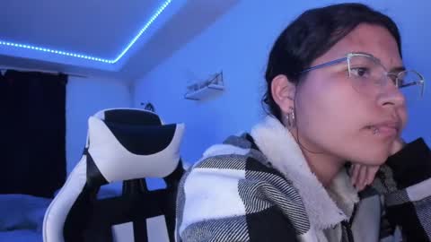 Snapshot of ladybrown_16 chatting on 01.26.25 Lady online show from 01.26.25