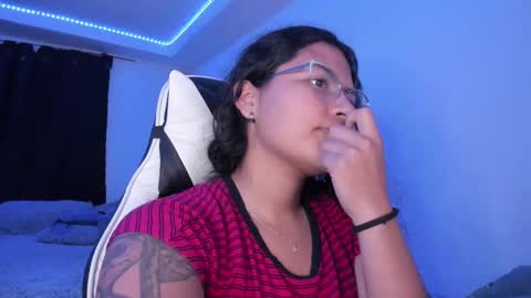 Snapshot of ladybrown_16 chatting on 01.31.25 Lady online show from 01.31.25