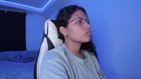 Snapshot of ladybrown_16 chatting on 02.03.25 Lady online show from 02.03.25