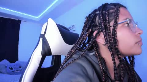 Snapshot of ladybrown_16 chatting on 02.08.25 Lady online show from 02.08.25