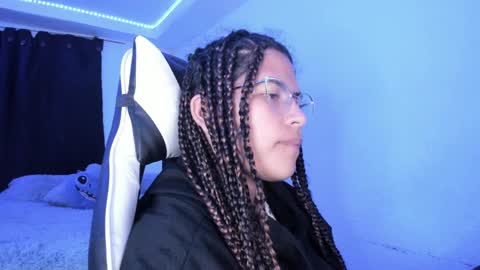 Snapshot of ladybrown_16 chatting on 02.09.25 Lady online show from 02.09.25