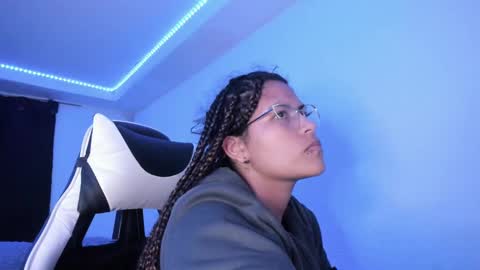 Snapshot of ladybrown_16 chatting on 02.15.25 Lady online show from 02.15.25