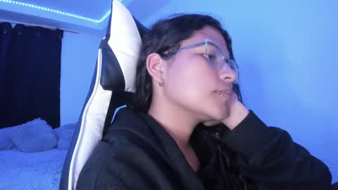 Snapshot of ladybrown_16 chatting on 03.04.25 Lady online show from 03.04.25