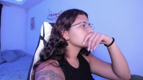 Snapshot of ladybrown_16 chatting on 09.14.25 Lady online show from 09.14.25